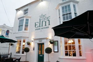 The One Elm public house close to the Stratford-upon-Avon canal