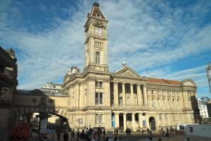 Visit the Birmingham museum and art gallery whilst on a canal boat holiday with Great British Boating