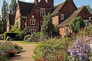 Winterbourne House, an Edwardian house with superb botanic gardens in leafy Edgbaston. Visit from a canal boat holiday with Great British Boating